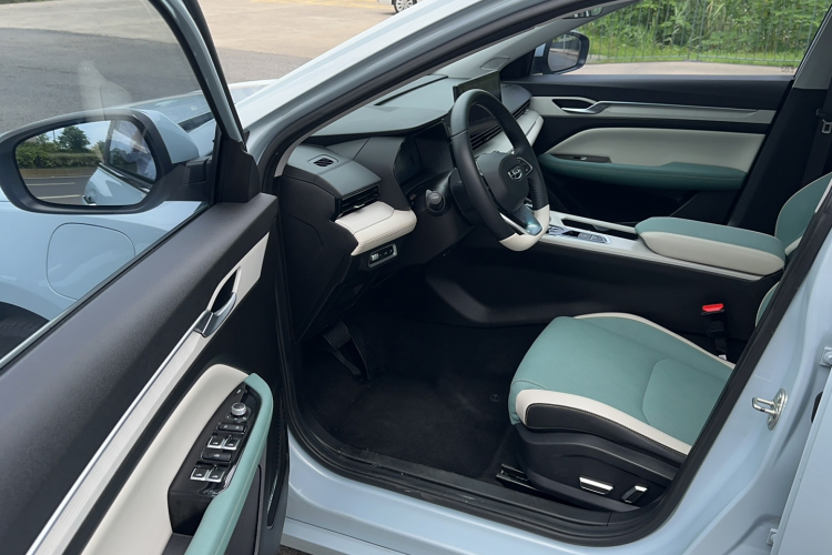 GEELY Emgrand L HiP 2022 car image #11