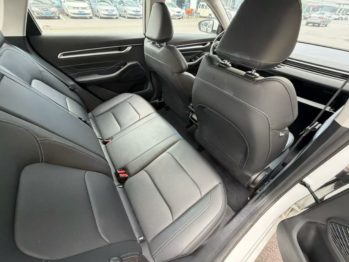 GEELY Emgrand 2025 car image #5