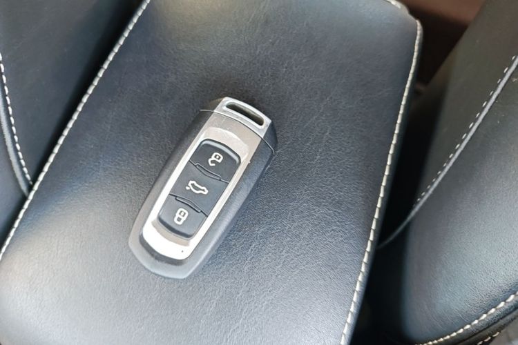 GEELY Emgrand GS 2016 car image #9