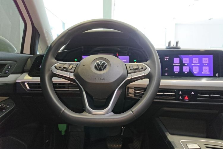 Volkswagen Golf 2024 car image #11