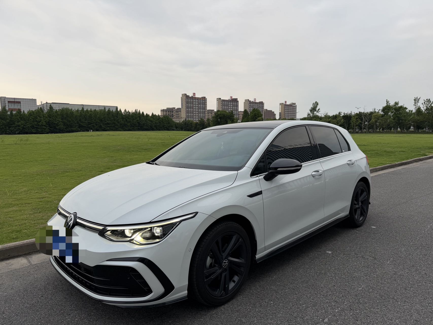 Volkswagen Golf 2022 car image 
