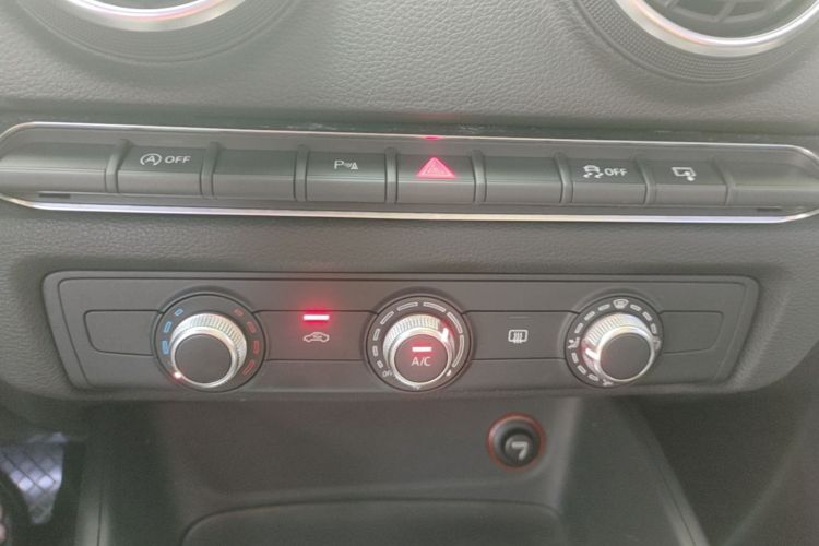 Audi A3 2015 car image #13