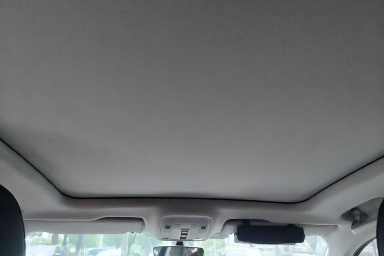 Audi Q3 2020 car image #16