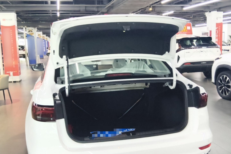 GEELY Emgrand 2026 car image #19