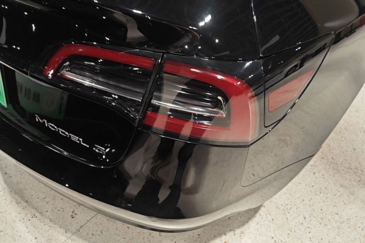 Tesla Model 3 2023 immagine di auto #8