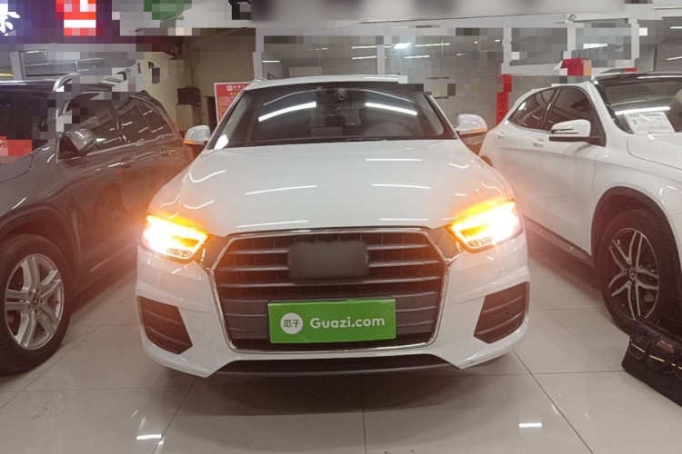 Audi Q3 2019 car image #3