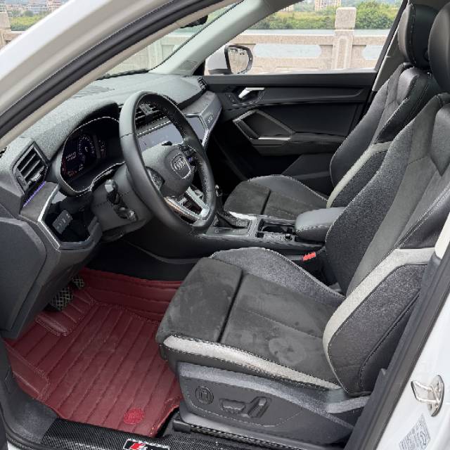 Audi Q3 2021 car image #7