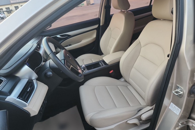 GEELY Emgrand 2019 car image #20
