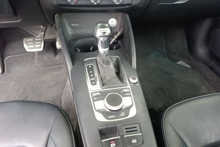 Audi A3 2018 car image #14