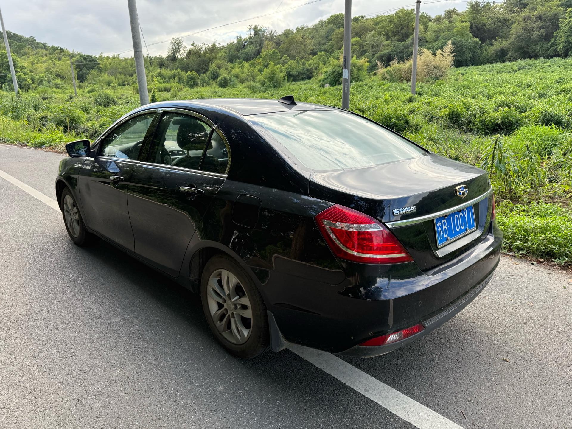 GEELY Emgrand 2016 car image #3