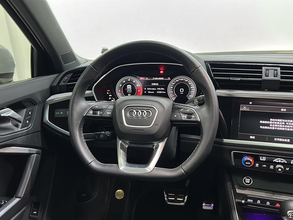 Audi Q3 2025 car image #16