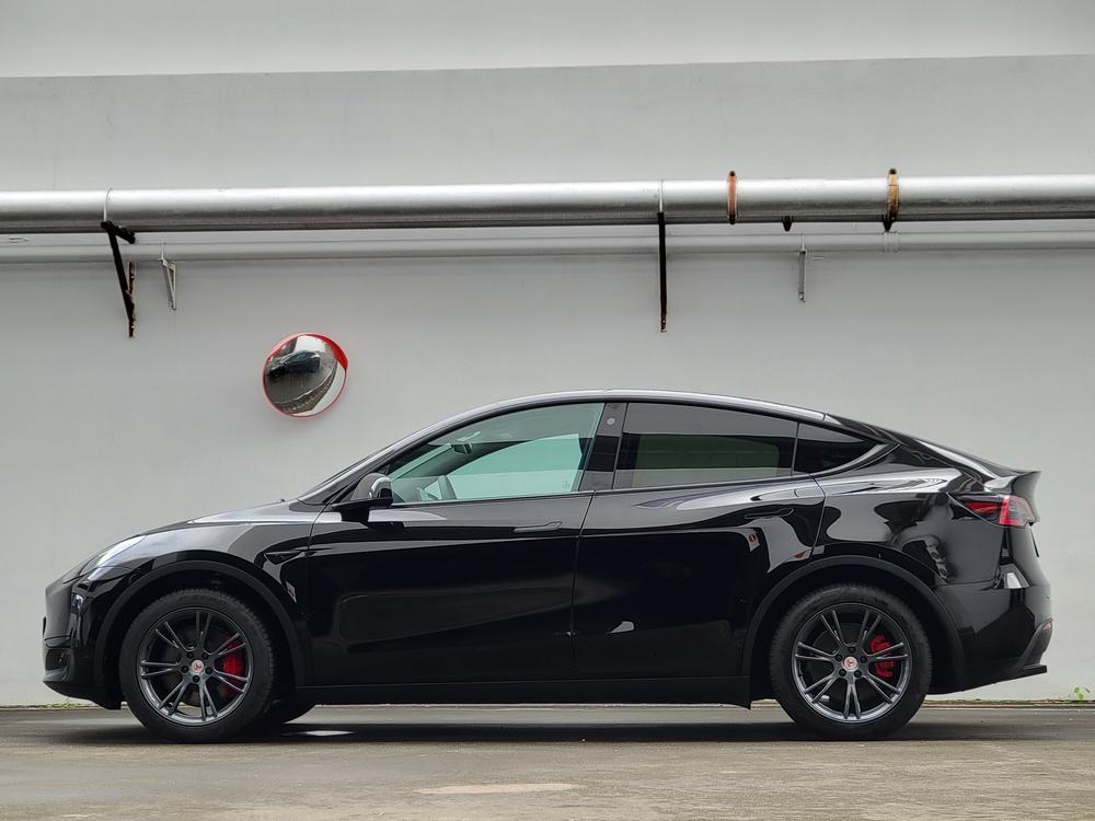 Tesla Model Y 2022 car image #4