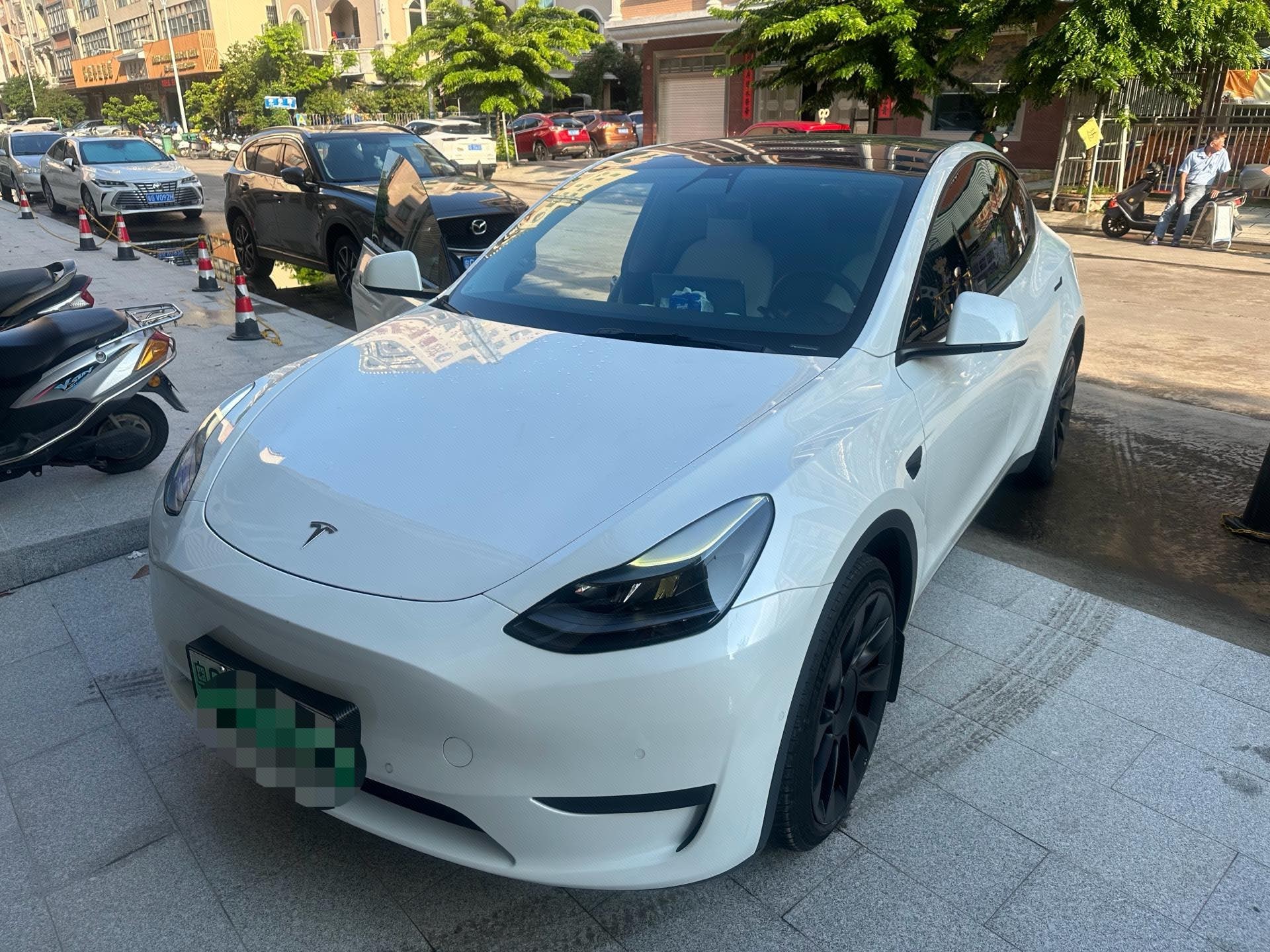 Tesla Model Y 2023 Tesla Model Y 2023 immagine di auto