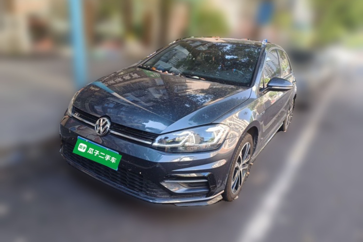 Volkswagen Golf 2018 car image #2