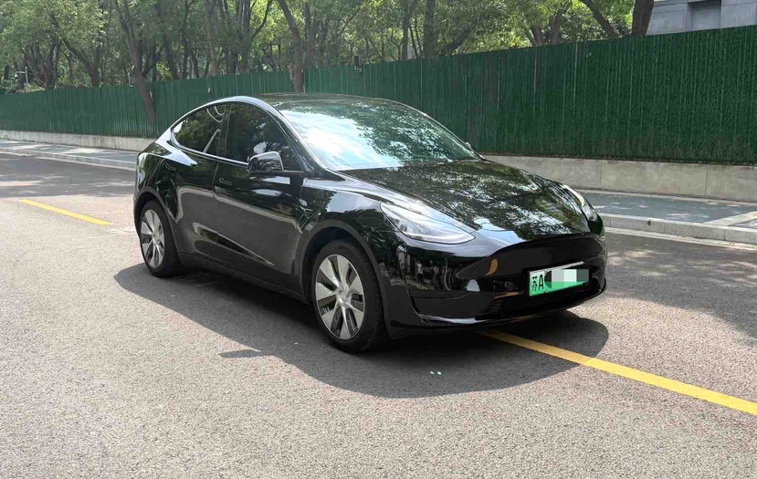 Tesla Model Y 2022 car image #3