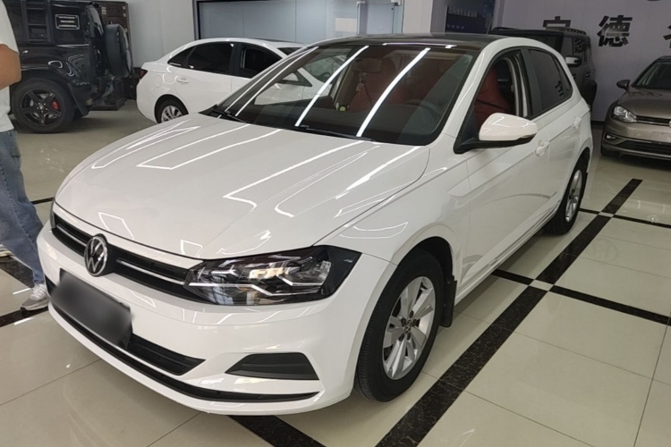 Volkswagen Polo 2021 car image #2