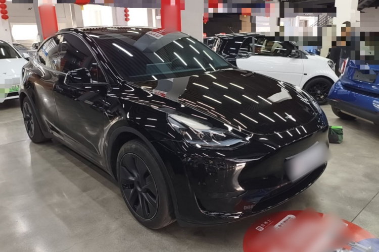 Tesla Model Y 2023 #4 Tesla Model Y 2023 car image #4