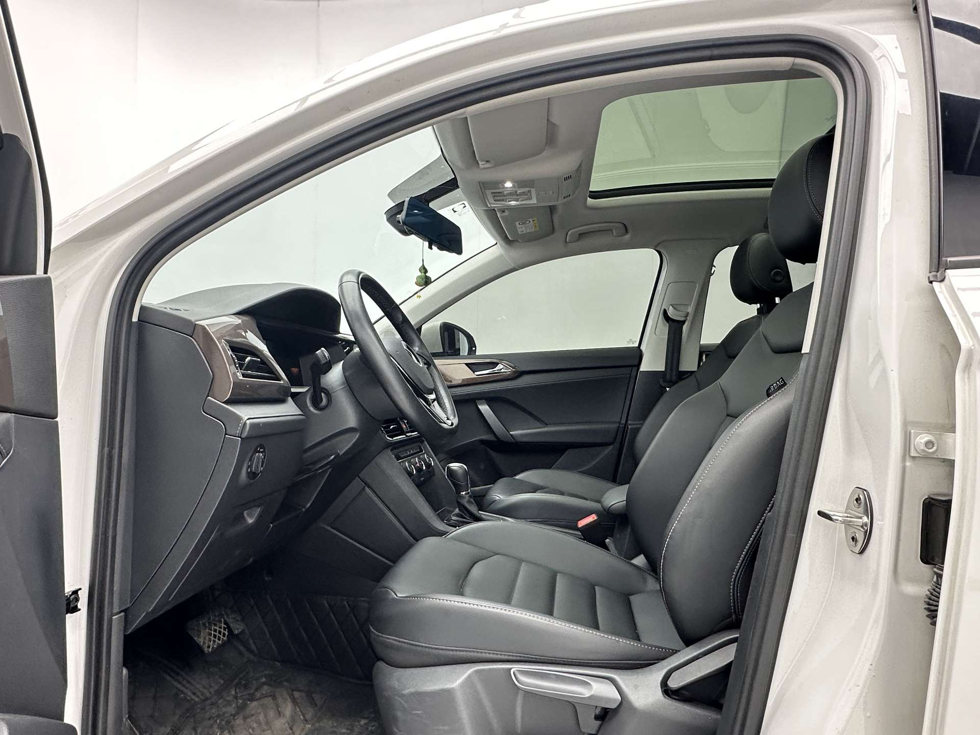 2022 immagine di auto #13