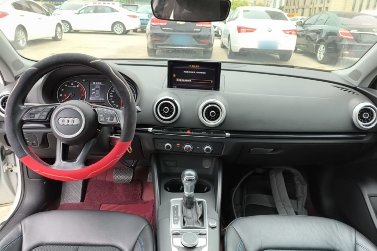 Audi A3 2018 car image #10