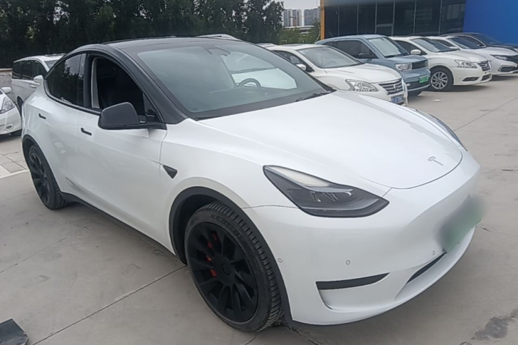 Tesla Model Y 2023 car image #4