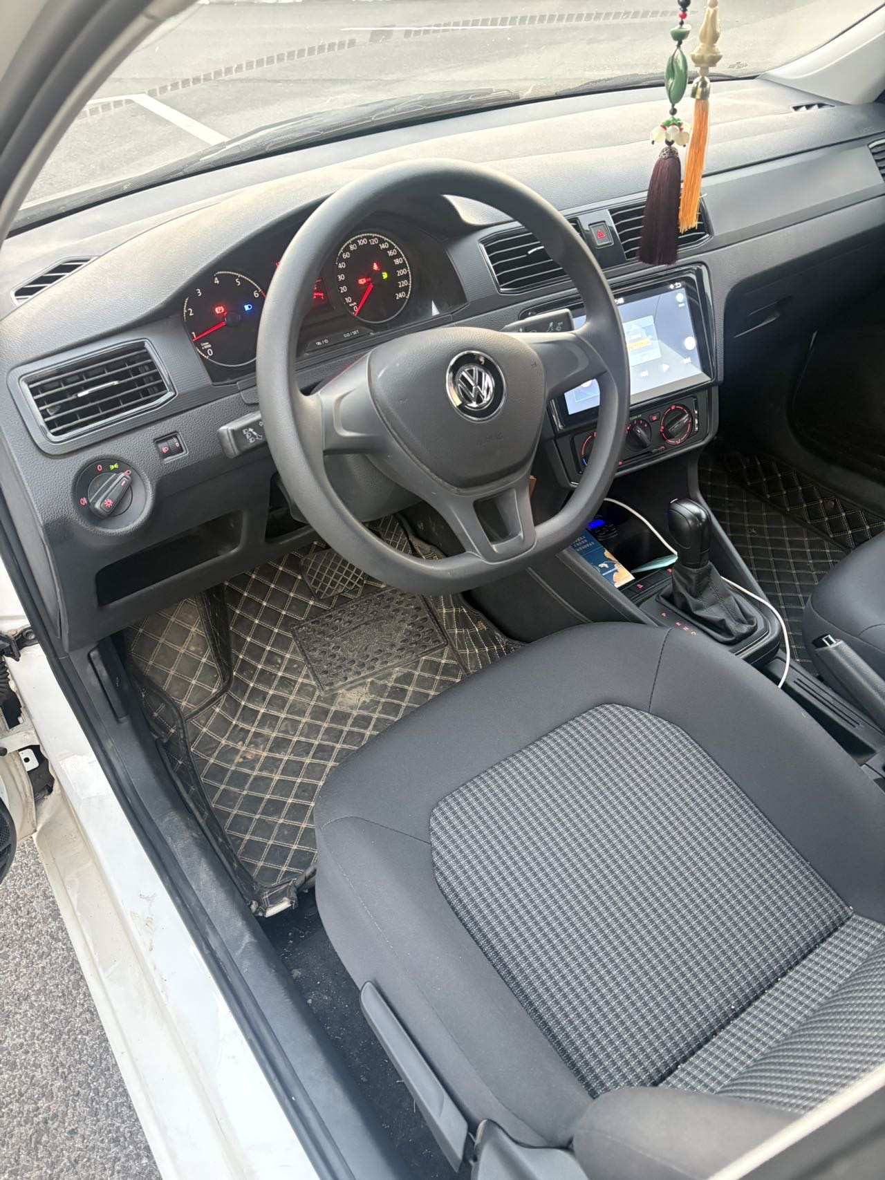 Volkswagen Santana 2023 car image #8