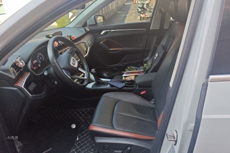 Audi Q3 2020 car image #17