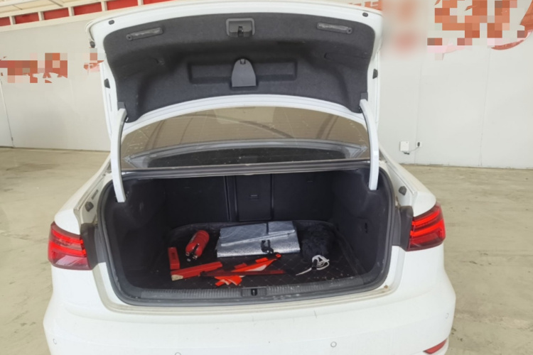 Audi A3 2018 car image #21