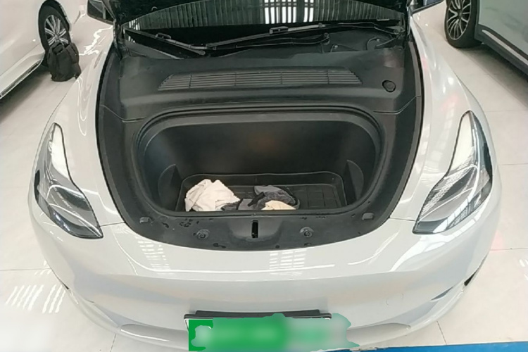 Tesla Model Y 2021 #20 Tesla Model Y 2021 car image #20