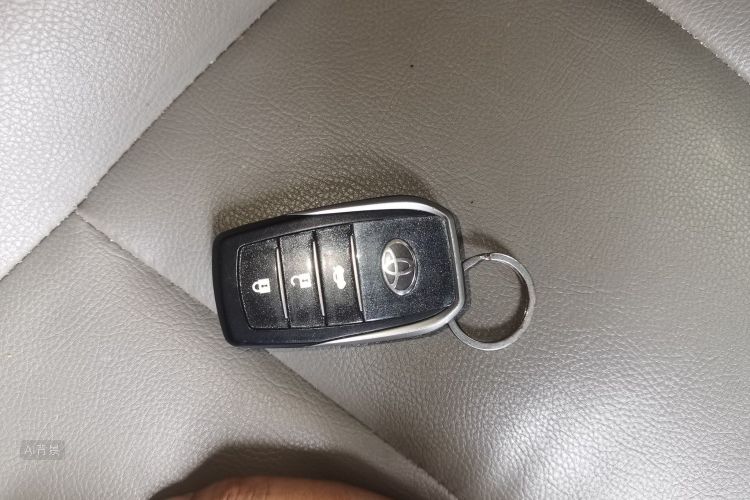 Toyota Corolla 2017 #10 Toyota Corolla 2017 car image #10