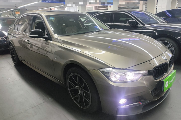 BMW 3 Series 2018 car image #6