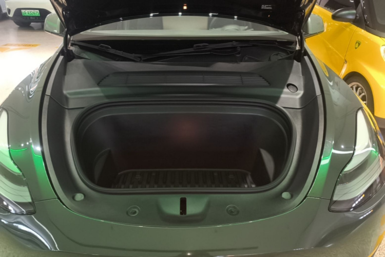 Tesla Model Y 2021 #20 Tesla Model Y 2021 car image #20