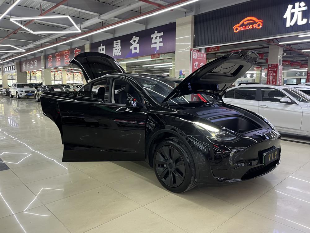 Tesla Model Y 2024 #10 Tesla Model Y 2024 car image #10