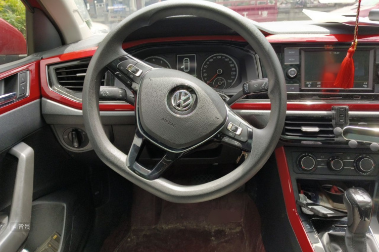 Volkswagen Polo 2019 car image #12