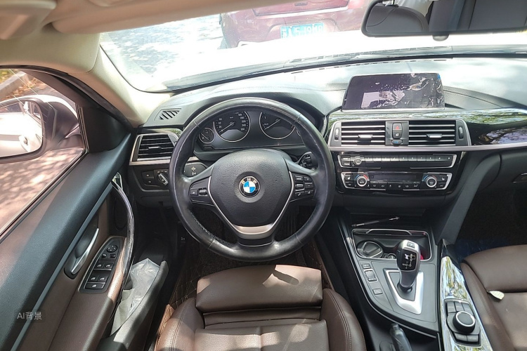 BMW 3 Series 2018 car image #12