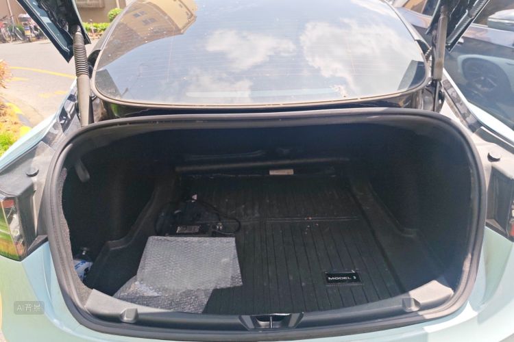 Tesla Model 3 2023 car image #21