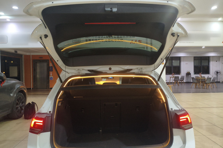 Volkswagen Golf 2022 صورة سيارة #19