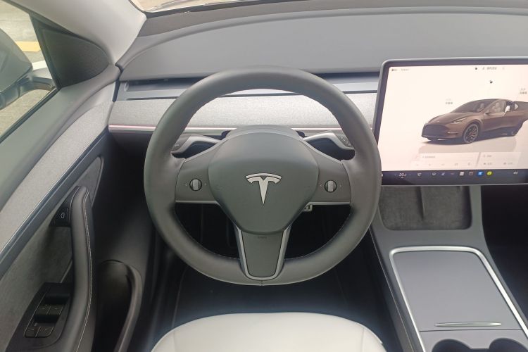Tesla Model Y 2023 #24 Tesla Model Y 2023 car image #24