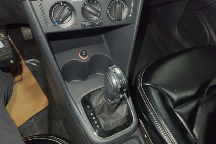 Volkswagen Polo 2017 #14 Volkswagen Polo 2017 car image #14
