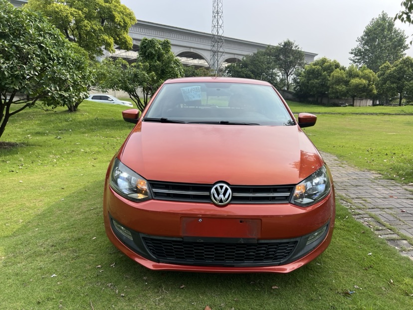 Volkswagen Polo 2011 car image 
