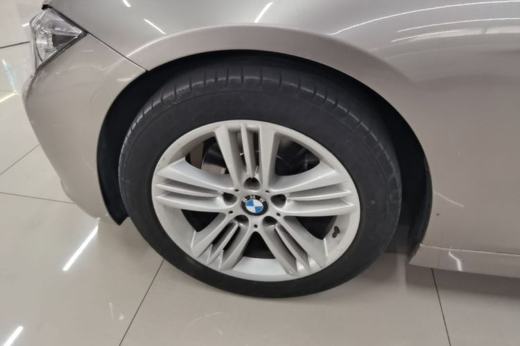 BMW 3 Series 2017 #9 BMW 3 Series 2017 car image #9