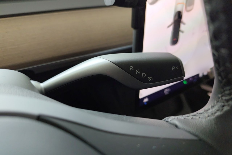 Tesla Model Y 2022 car image #18