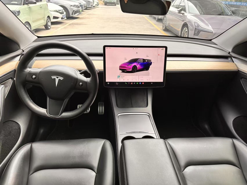 Tesla Model Y 2022 #4 Tesla Model Y 2022 car image #4