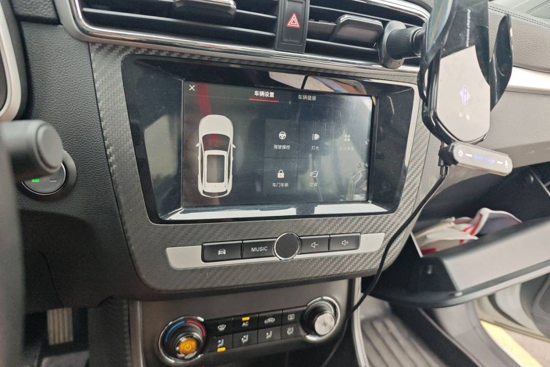 MG ZS 2018 car image #26