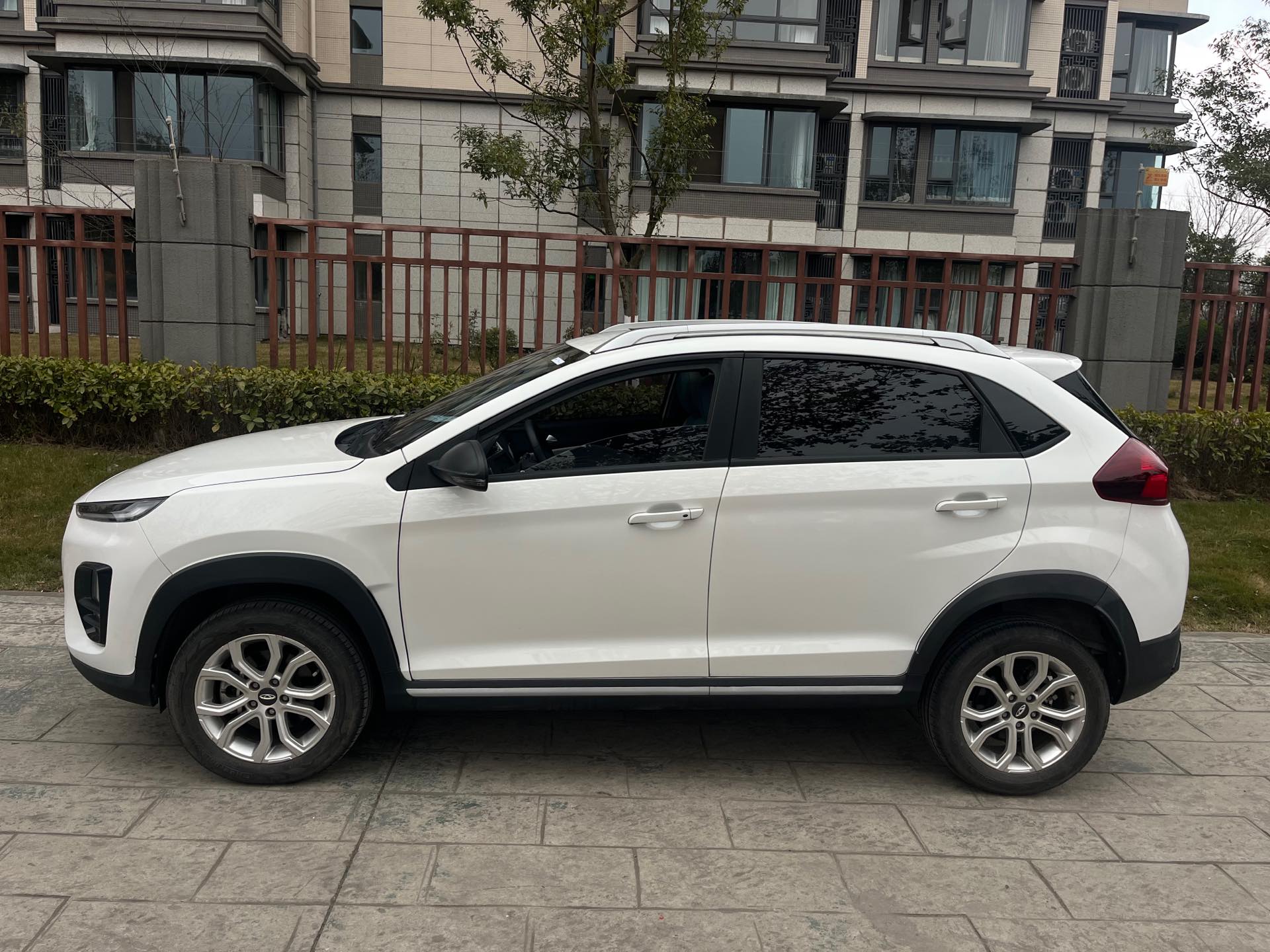 Chery Tiggo 3x 2022 car image #2