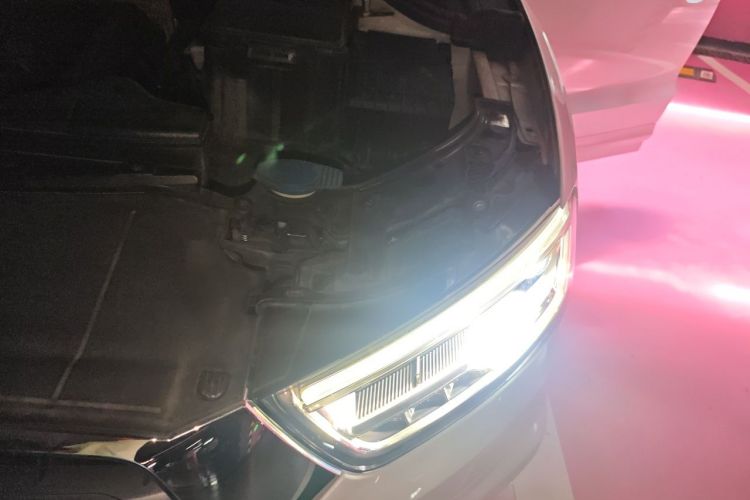 Audi Q3 2019 car image #25