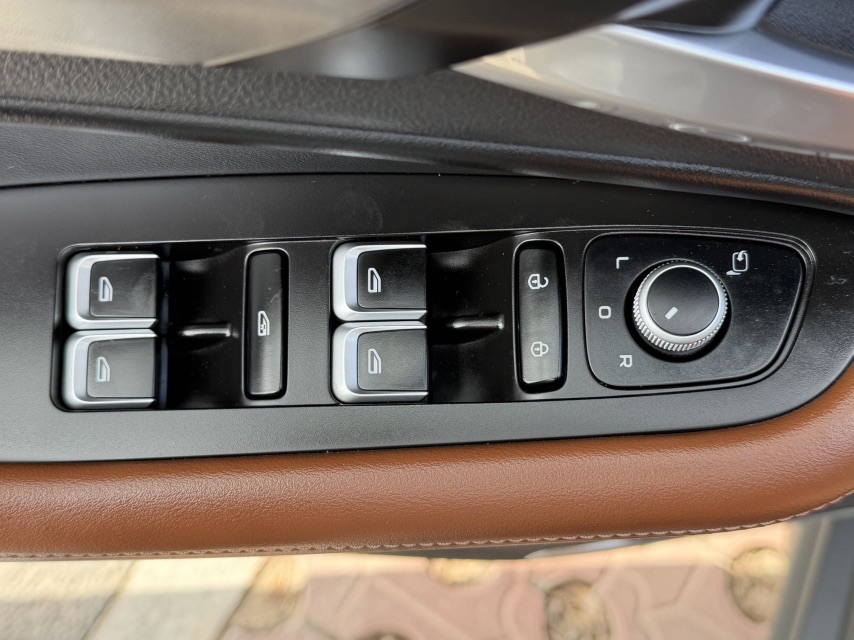 GEELY Vision X6 2023 car image #12