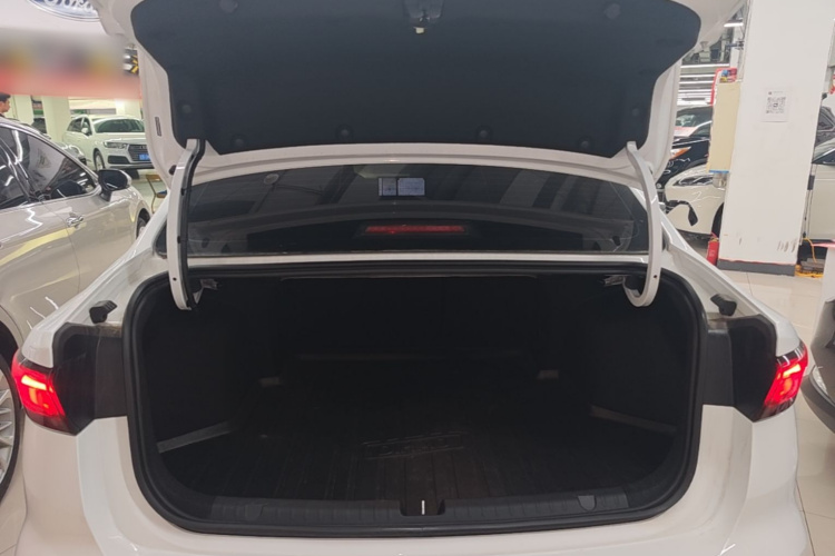 GEELY Emgrand 2025 car image #19