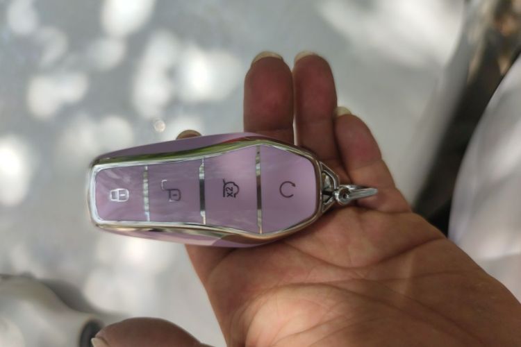 BYD Han 2023 car image #11