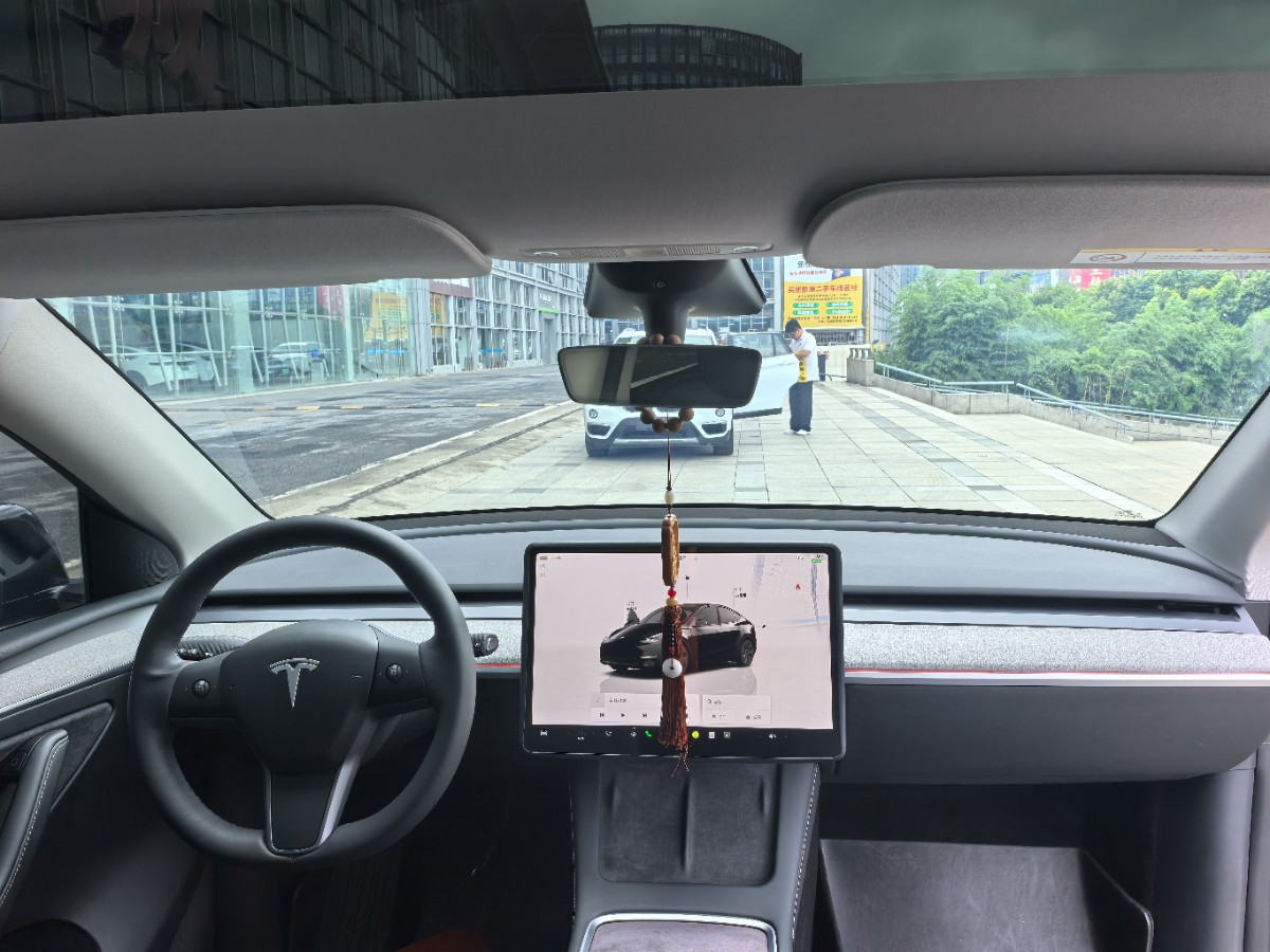 Tesla Model Y 2024 #6 Tesla Model Y 2024 car image #6
