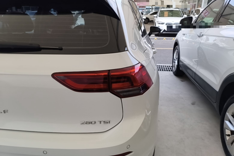 Volkswagen Golf 2021 car image #8